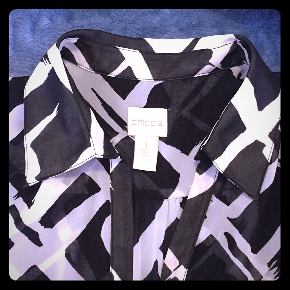 Chico’s sz 1 (M/8) sheer hi-lo button blouse.